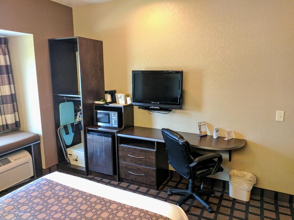 Microtel And 2*