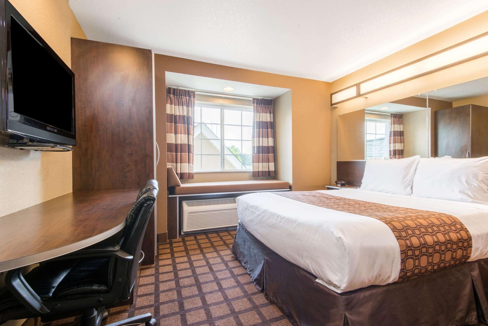 Hotel Microtel And 2*