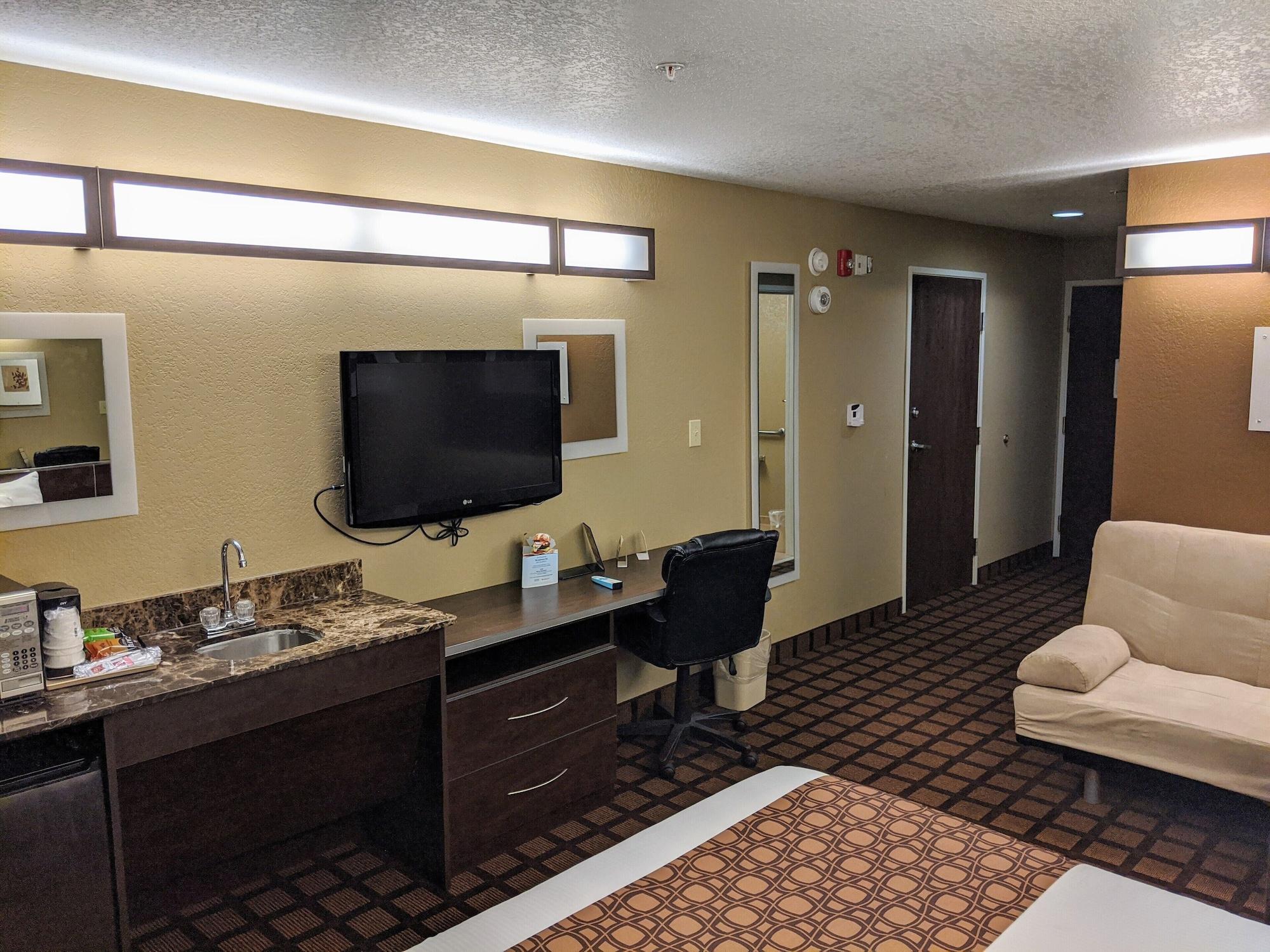 Hotel Microtel And